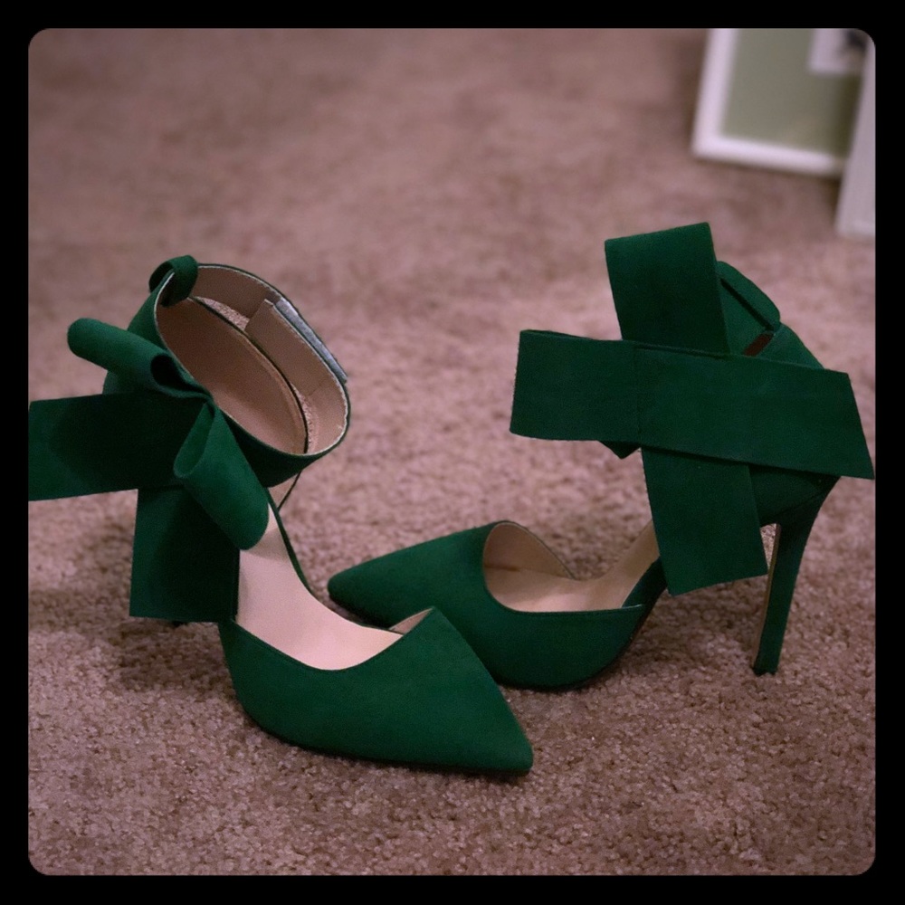Emerald green bow heels